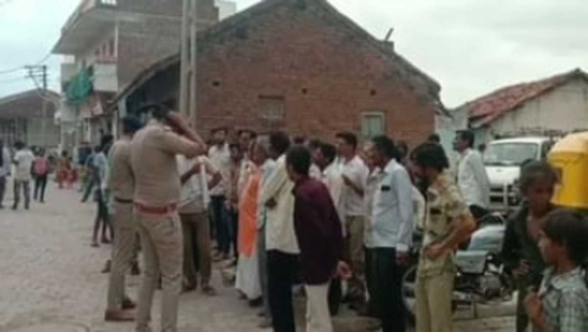 गुजरात में जहरीली शराब कांड : कांग्रेस विधायक ने मरने वालों की संख्या 12 बताई